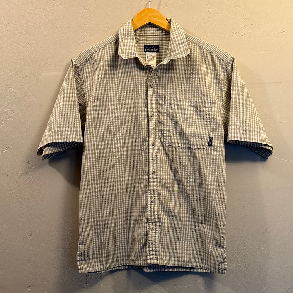 Patagonia Lightweight Button-Down Shirt - Men’s Small